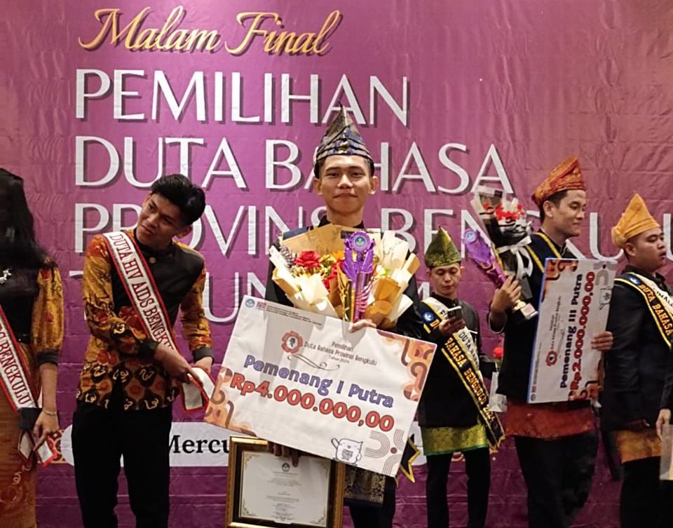 Bersaing Ketat, Mahasiswa UMB Akhirnya Raih Juara 1 Duta Bahasa Provinsi Bengkulu