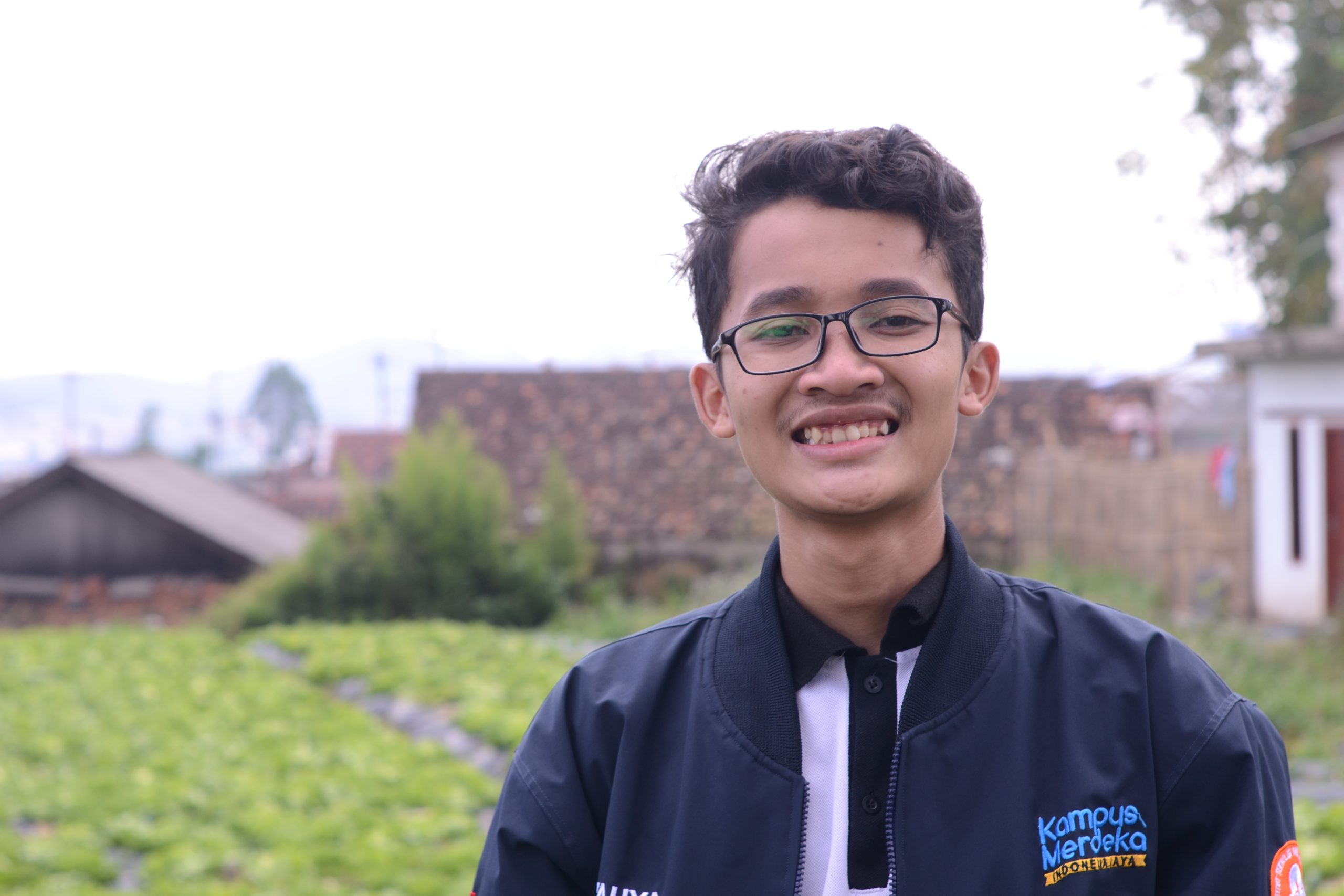 Andi Yahya,  Pemuda Taba Padang Kol Lulusan Terbaik ke-2 UMB