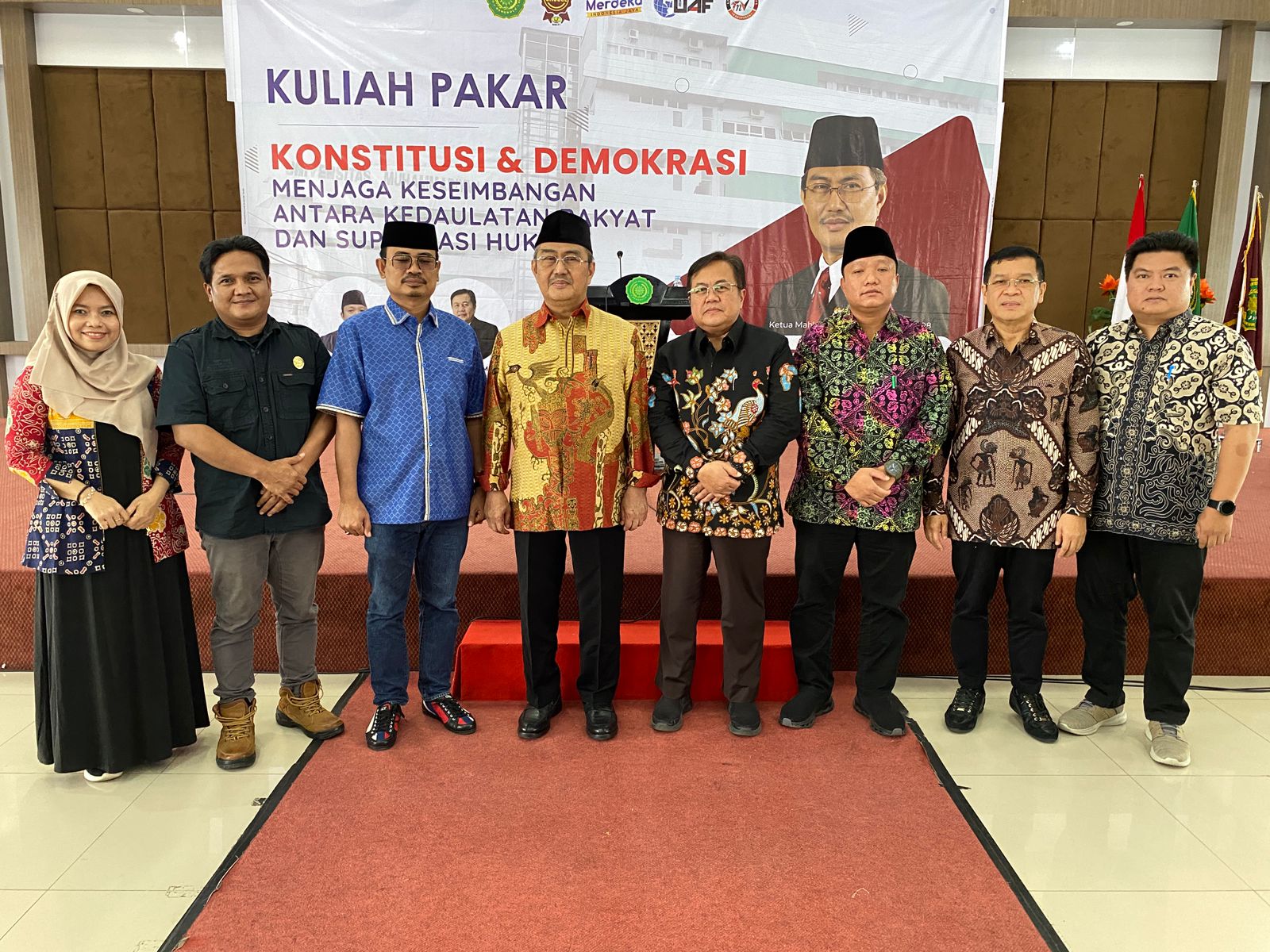 Jimly Asshiddiqie Ajak Mahasiswa FH UMB khatam Demokrasi dan Supremasi Hukum