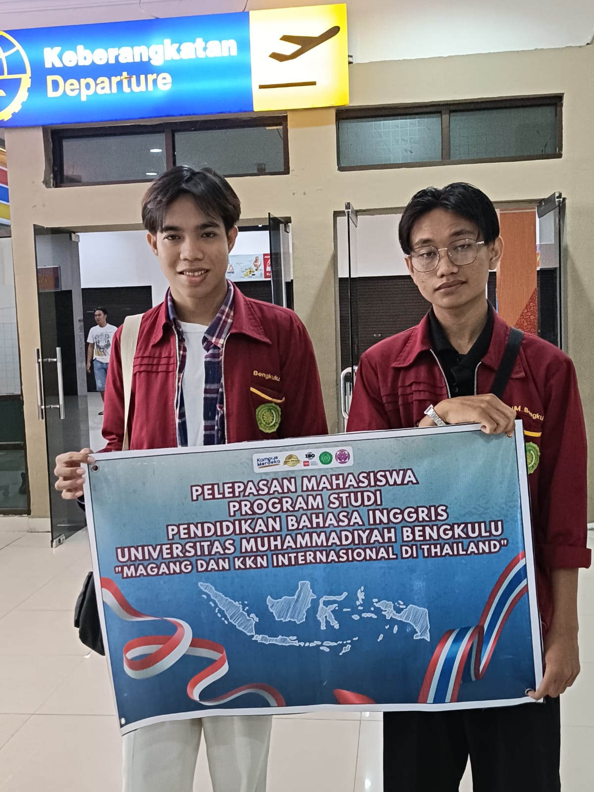 Hari ini Dua Mahasiswa Prodi Bahasa Inggris UMB Memulai Magang Internasional