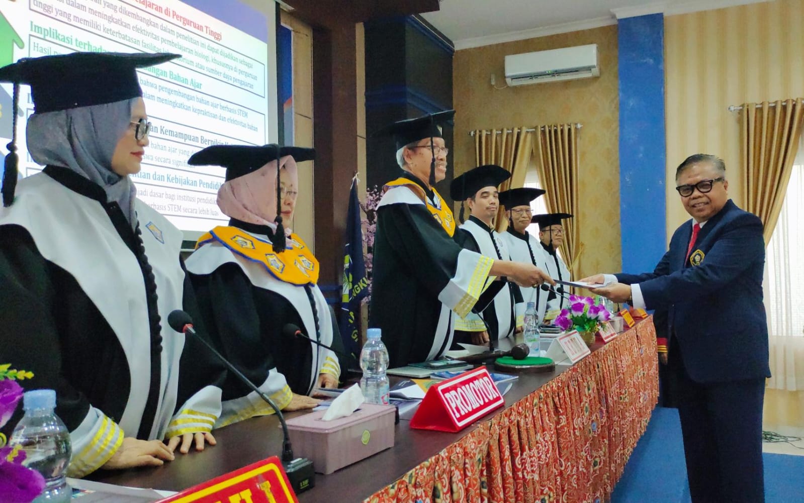 Kembangkan Bahan Ajar Zoologi Invertebrata Berbasis STEM, Kasmirudin Resmi Menyandang Doktor