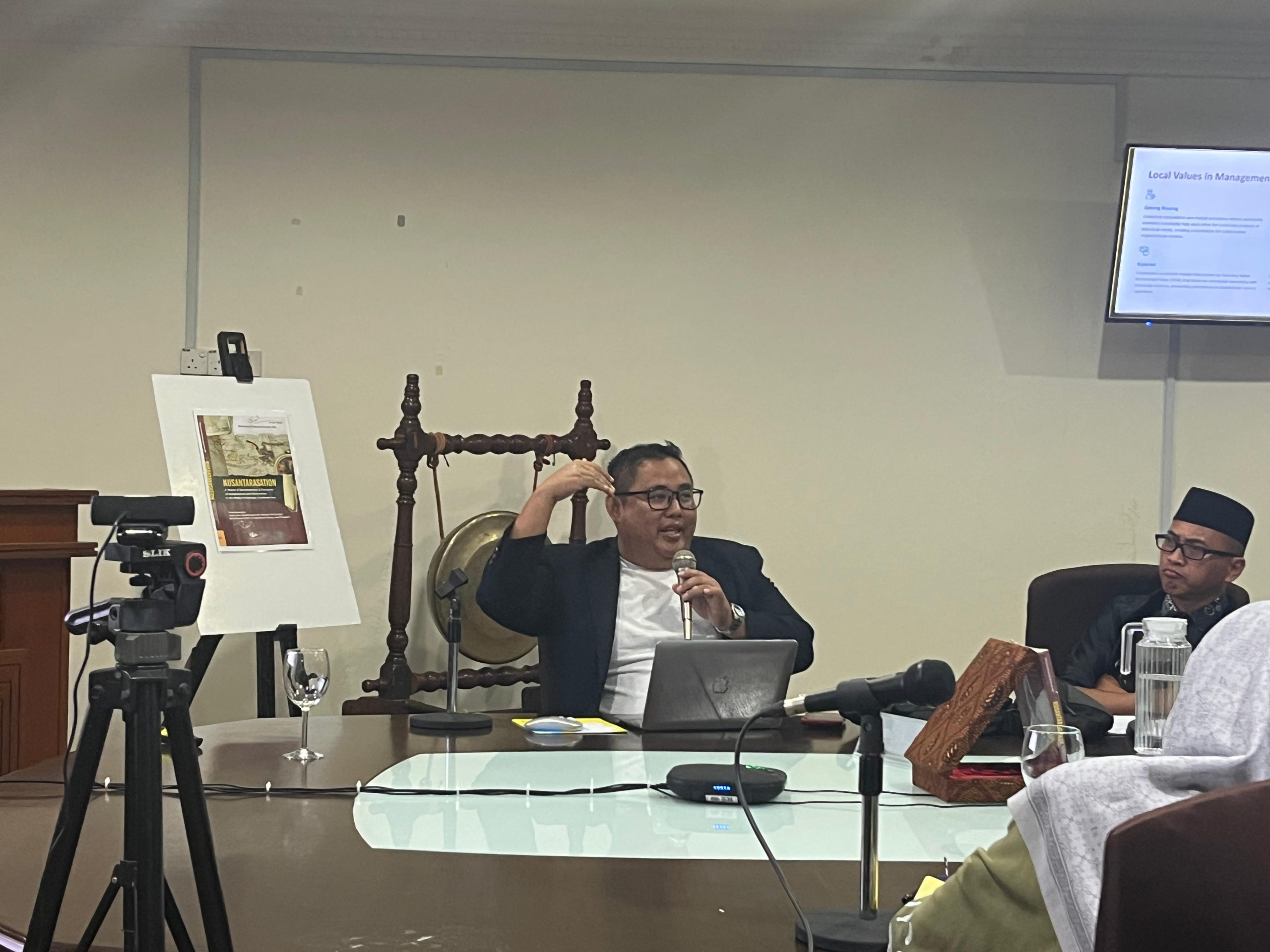 Andi Azhar, Dosen Muda UM Bengkulu Pembicara Utama Forum Internasional Dekolonisasi di Universiti Sains Malaysia