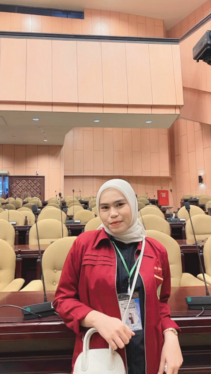 Rina Ade Oktavianti, Lulusan Terbaik FH UM Bengkulu