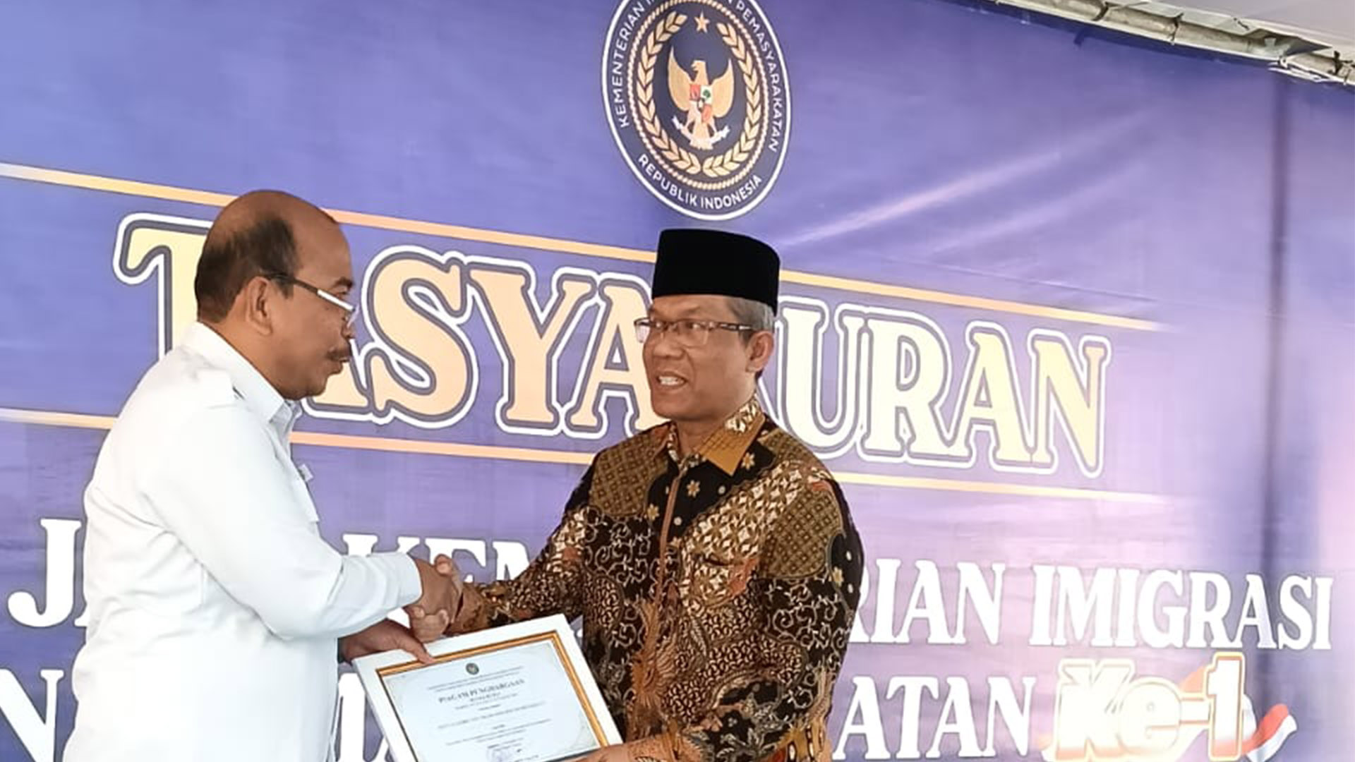 Tasyakuran Hari Jadi Ke-1 Kementerian Imigrasi dan Permasyarakatan, LKBH UMB Terima Piagam Penghargaan sebagai Mitra Kerja