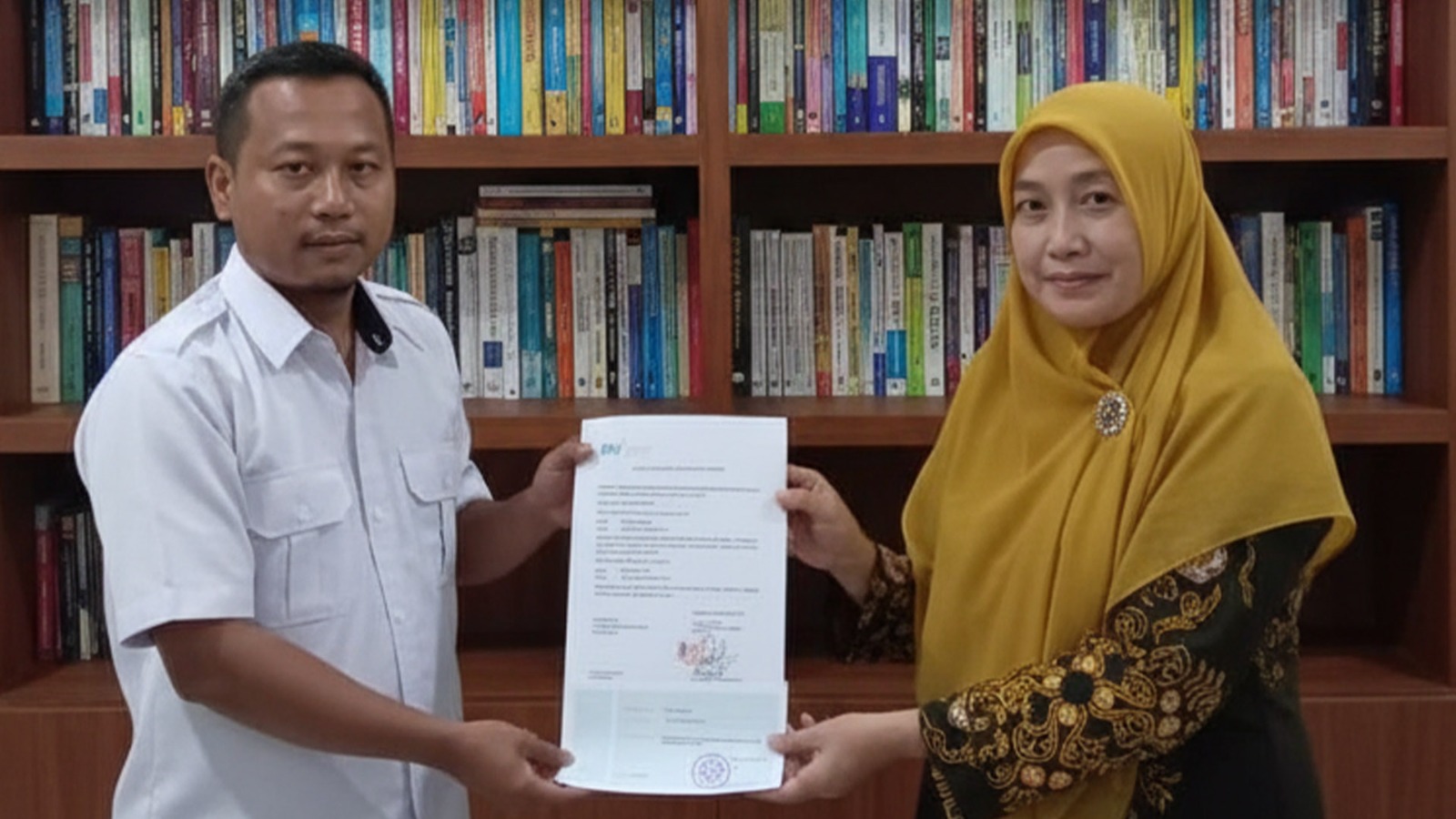 Bank Syariah Indonesia Salurkan Beasiswa Pendidikan Rp50 Juta untuk  Mahasiswa UMB