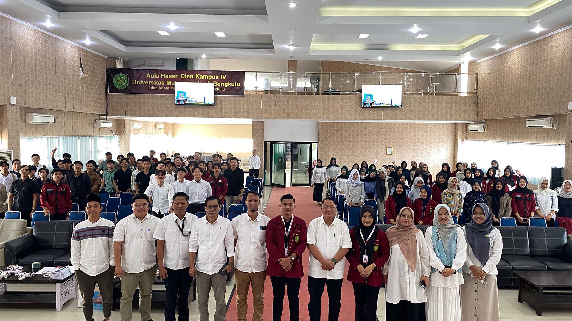 Dekan FH UMB Lepas 124 Mahasiswa Ikuti Magang Perkantoran